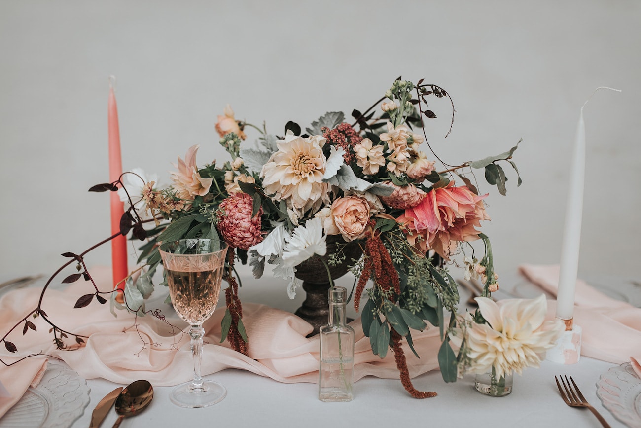 Peachy Blush Centerpiece | Image: Pear & Bear Photography
