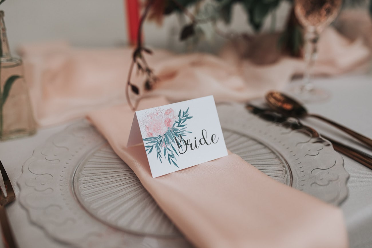 Floral Calligraphy Place Card | Image: Pear & Bear Photography