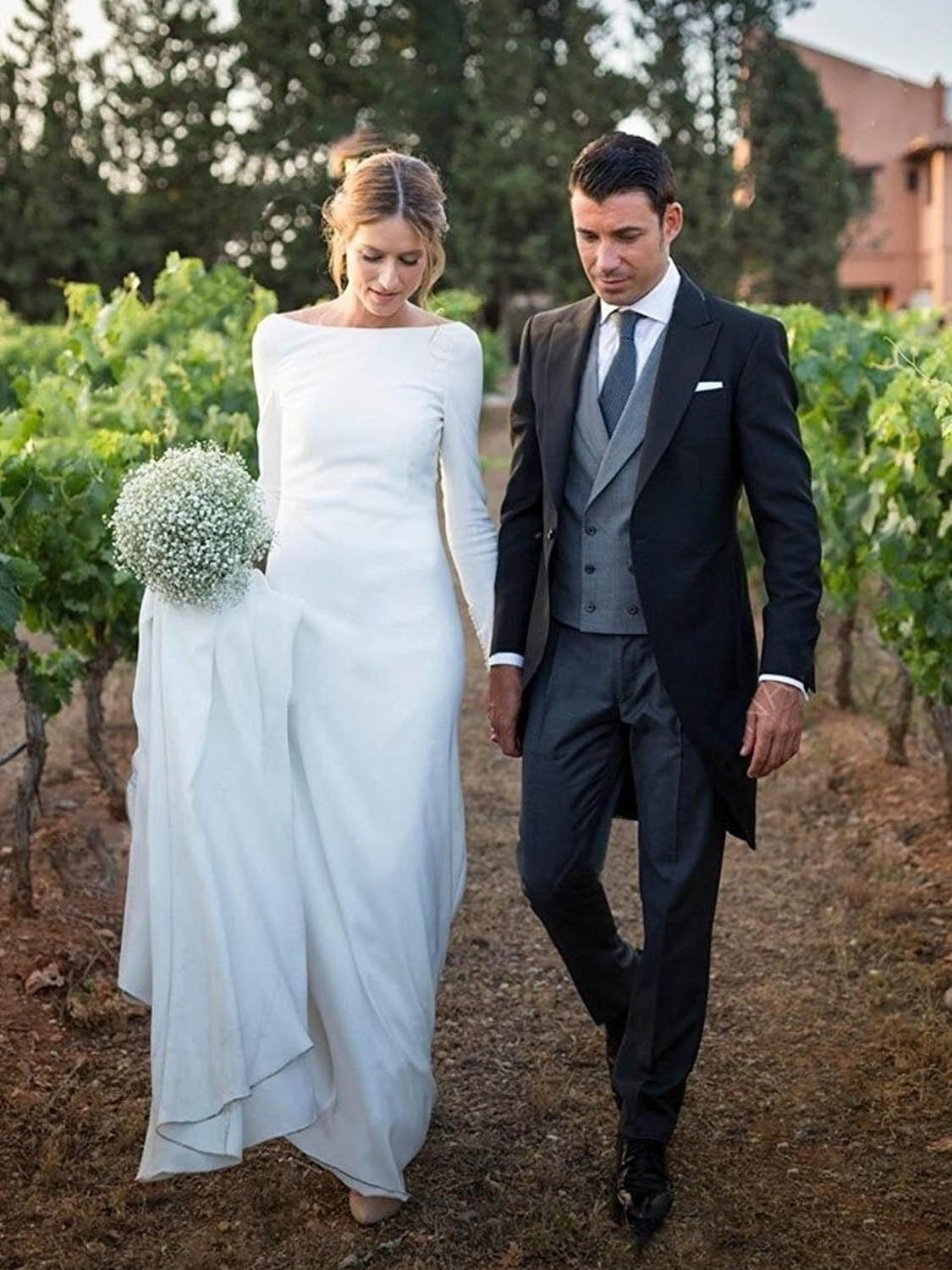 Wedding Dress For Boyish Figure