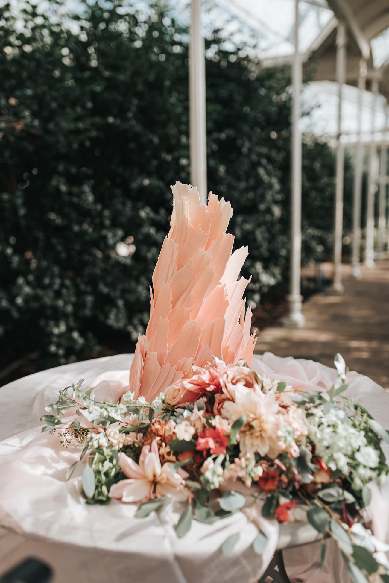 Brushstroke Wedding Cake | Image: Pear & Bear Photography